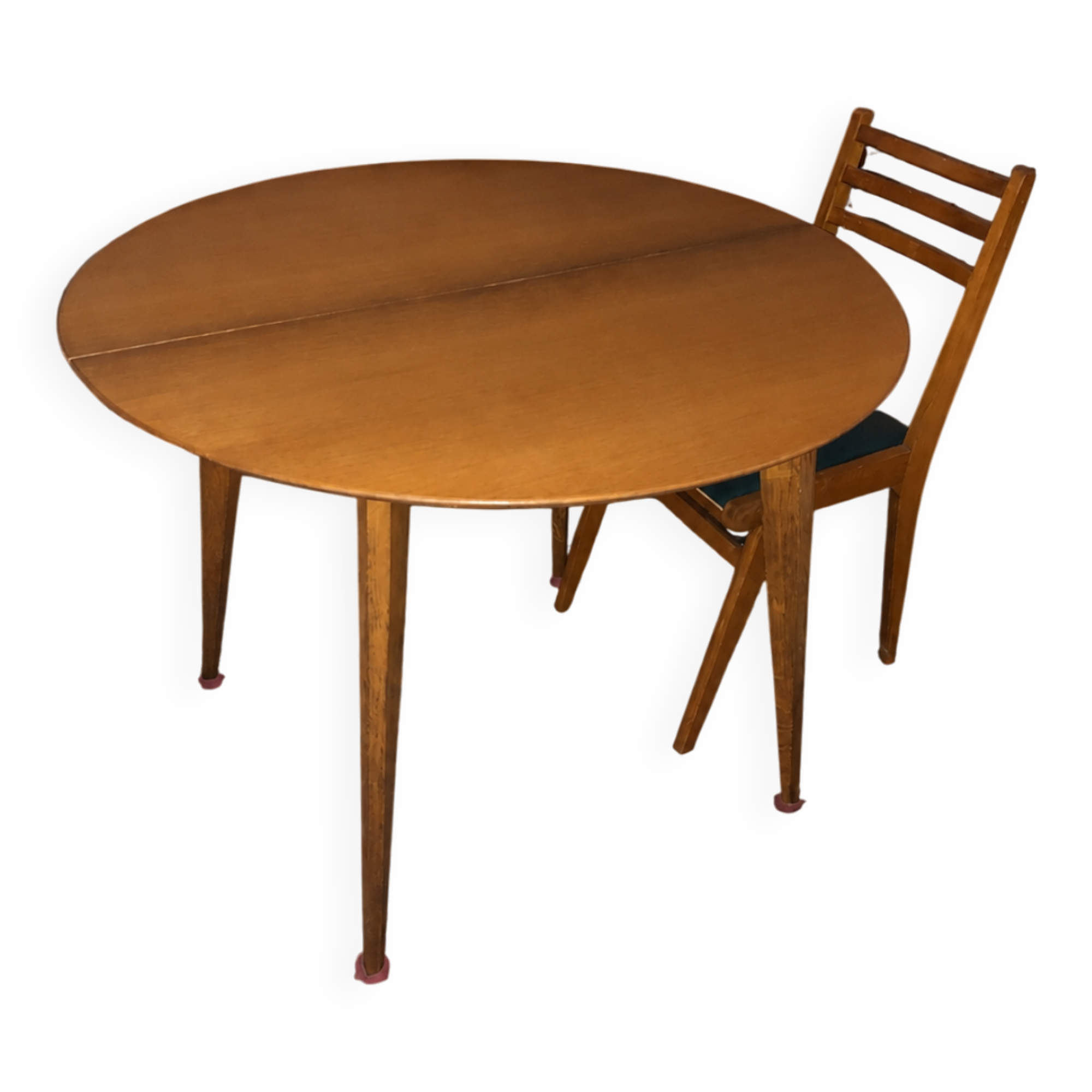 Round oak table