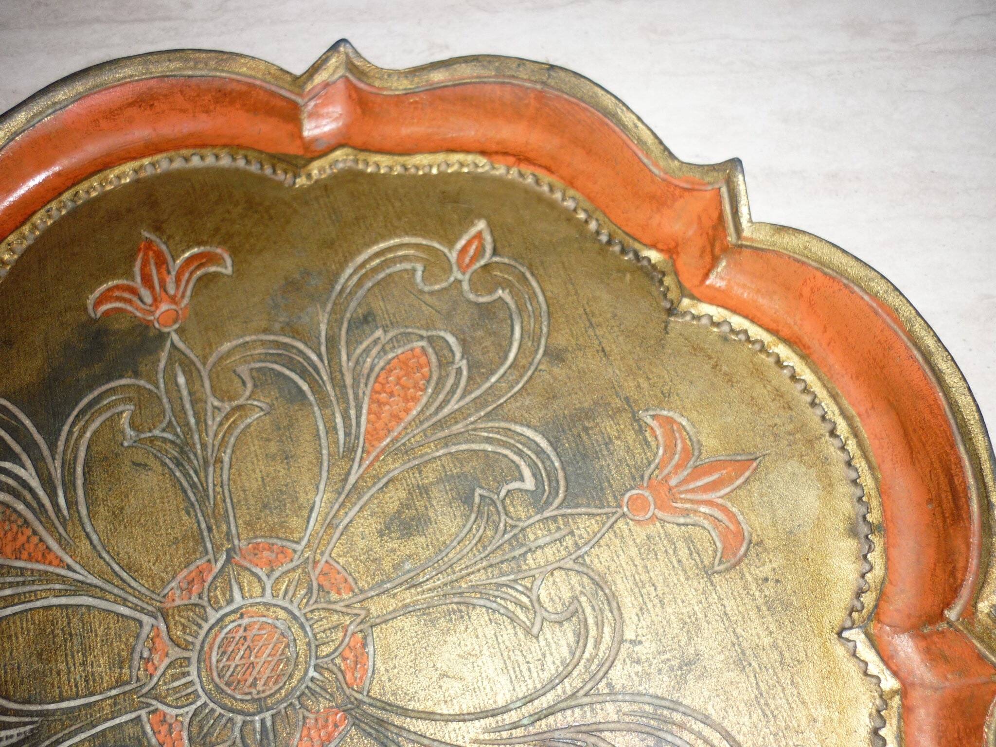 Round Florentine tray Ø 39 cm