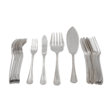 12 fish cutlery and serving cutlery, 26 pieces Christofle Boréal in silver-plated metal.