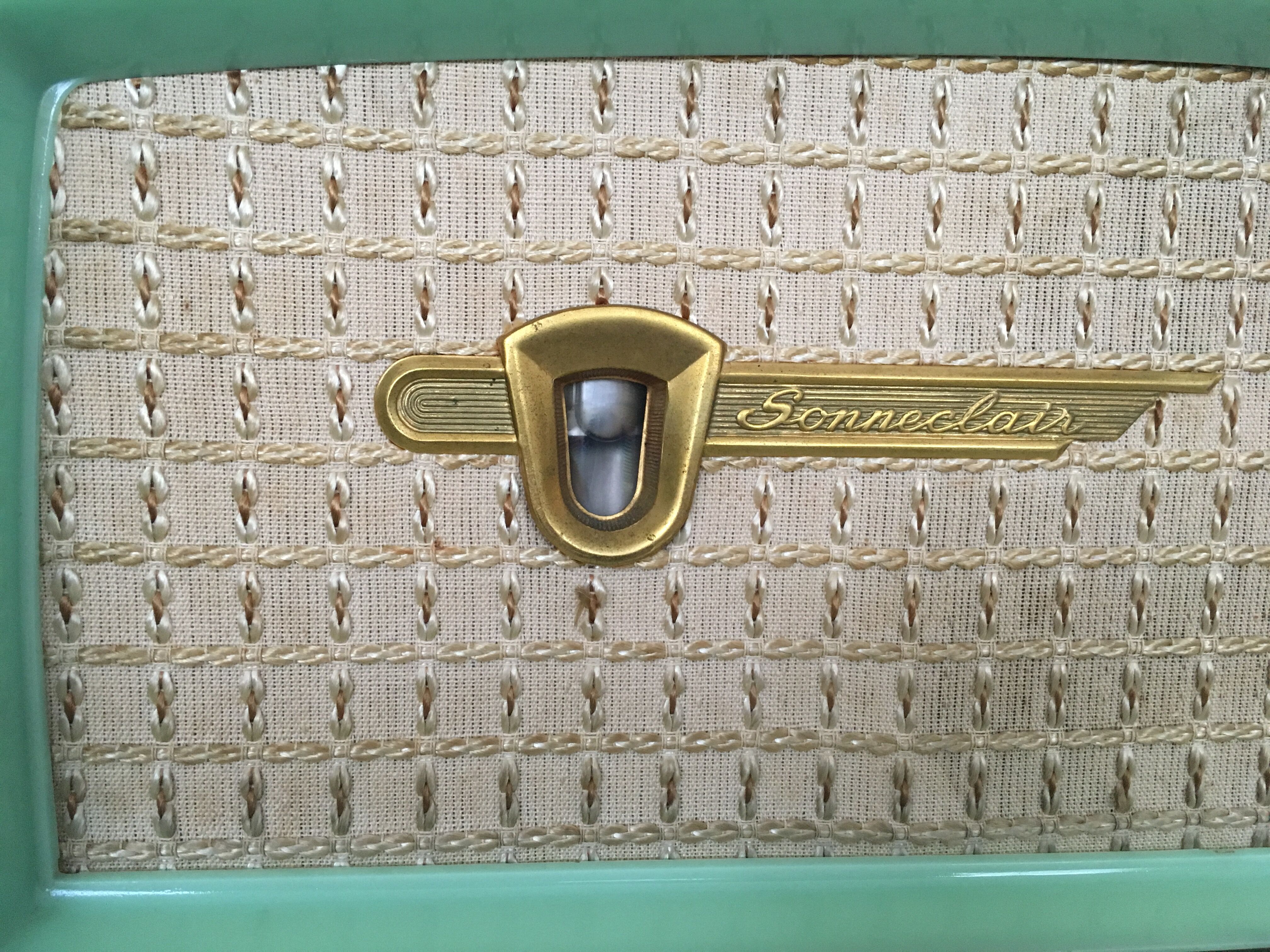 Vintage Sonneclair radio station