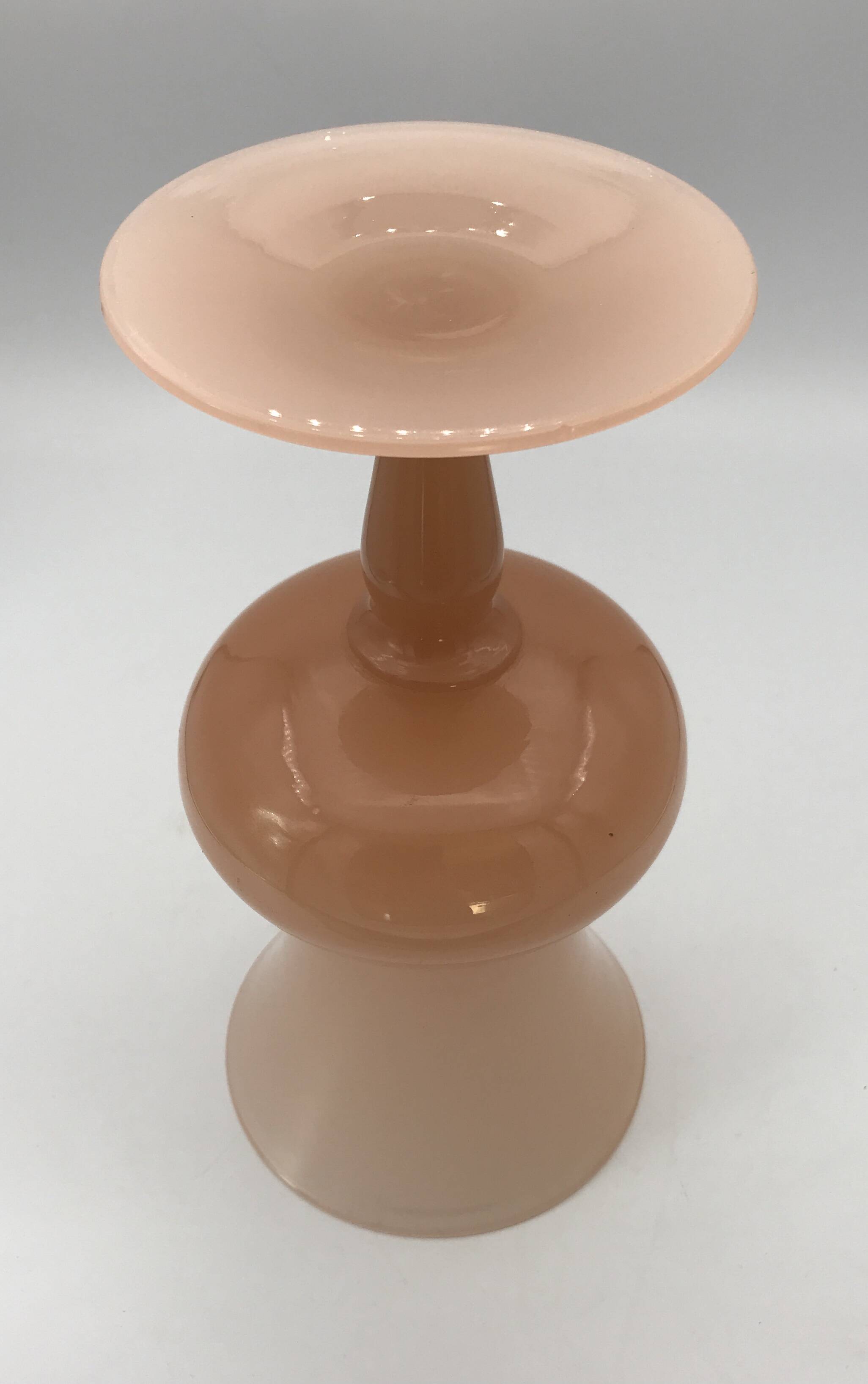 Vintage vase in opaline old pink medici style