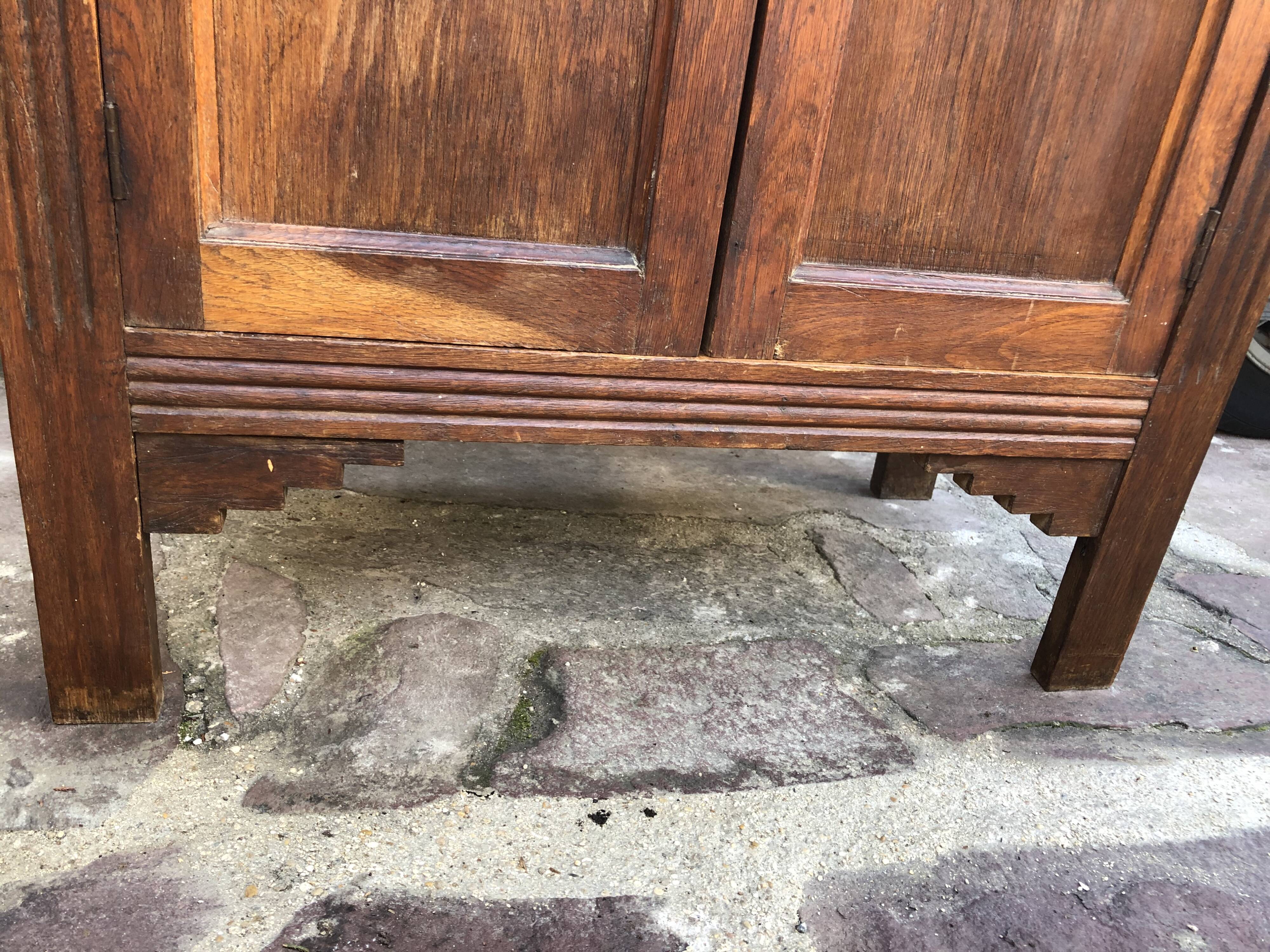 Armoire parisienne