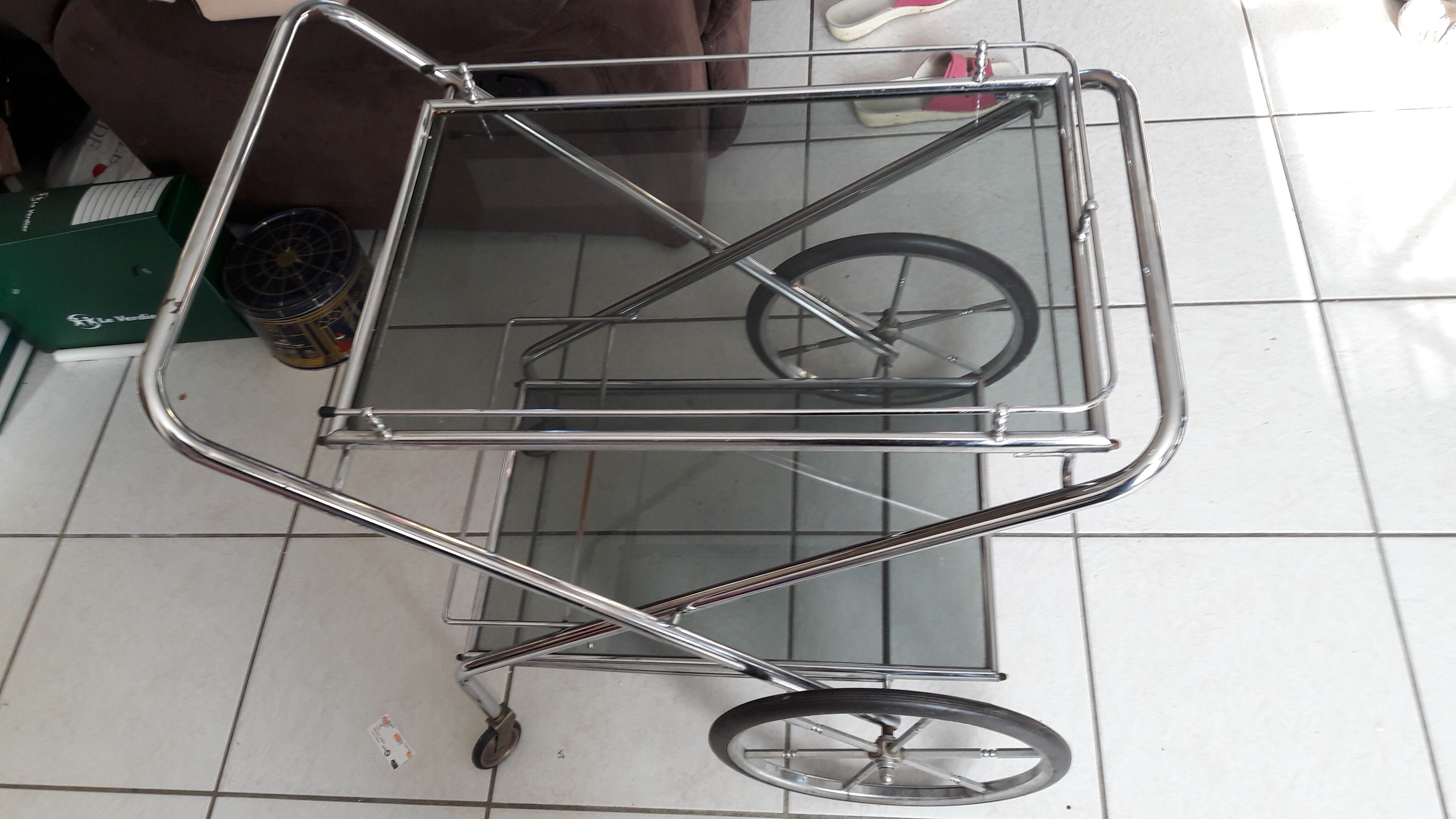 Smoked glass service