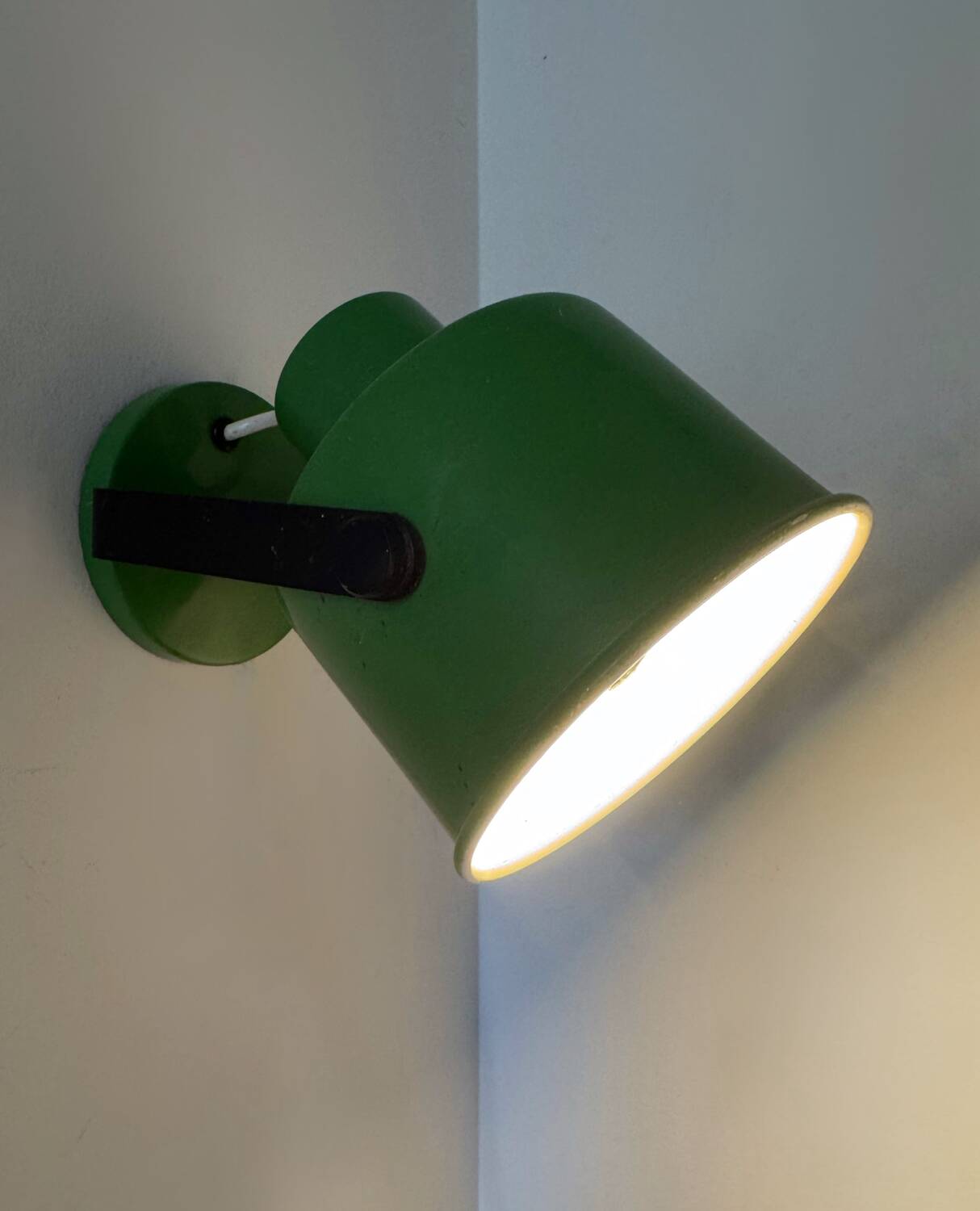 Green spot wall light from the 70s