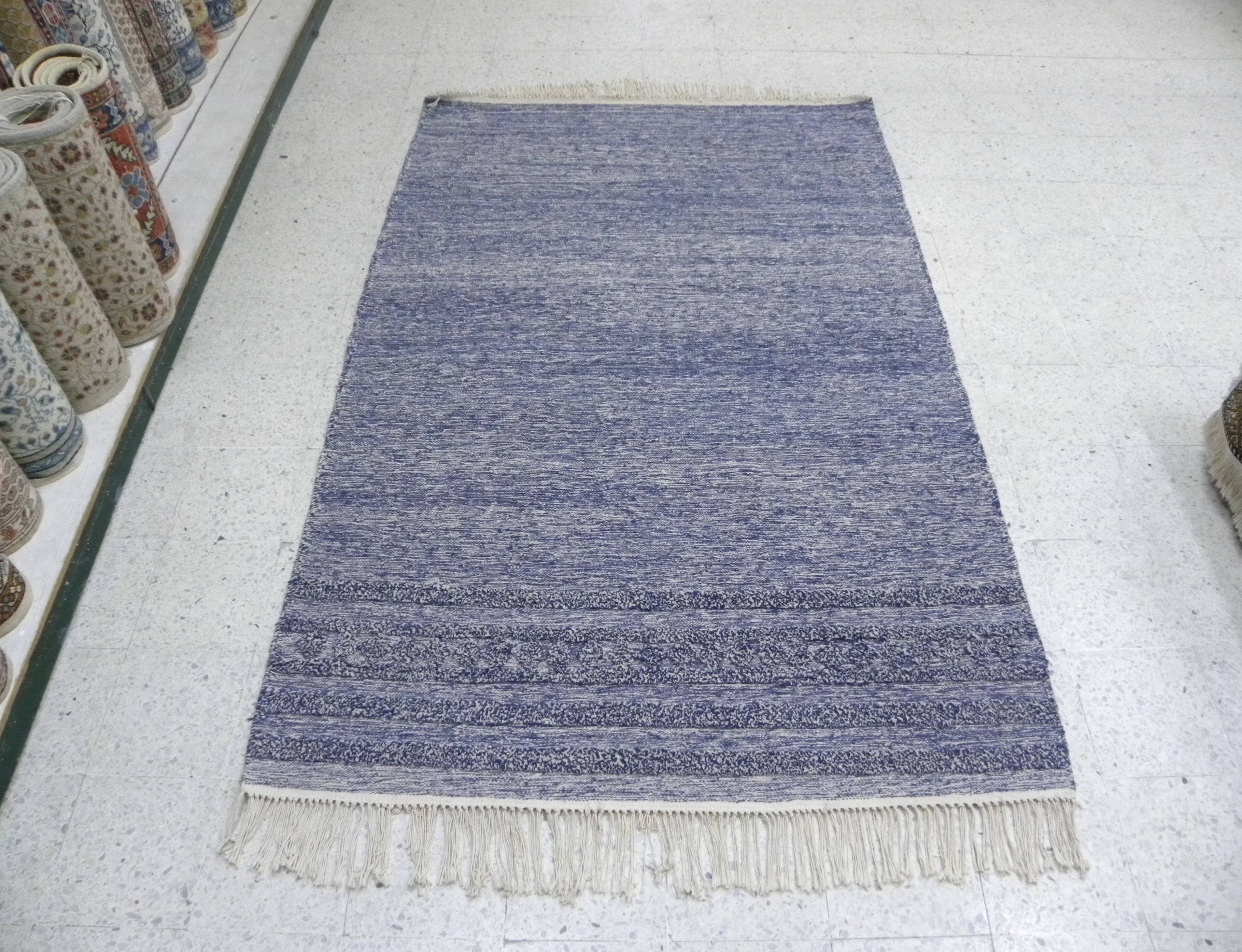 Handwoven artisanal kilim rug – Blue and ecru – Modern bohemian style