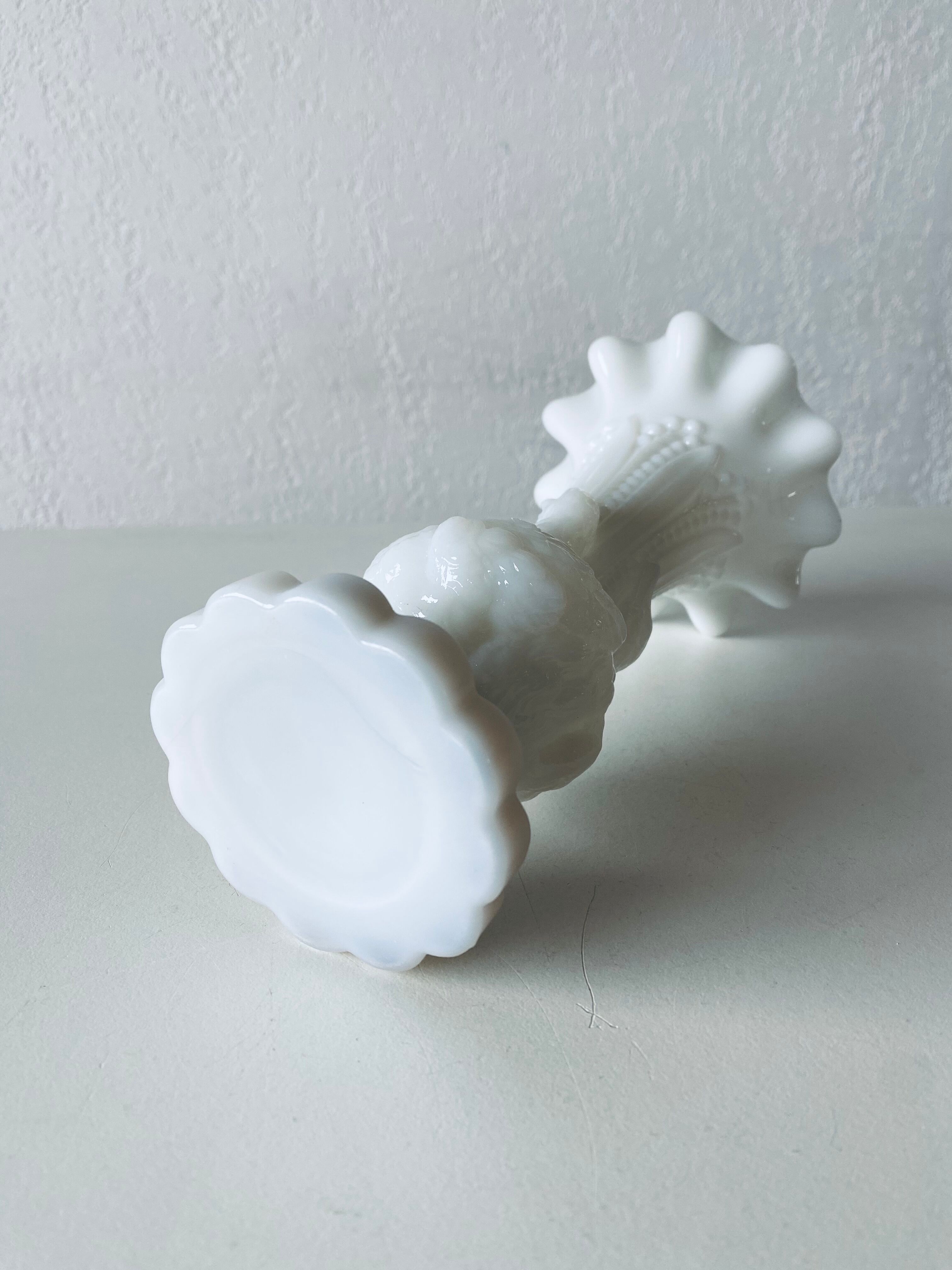 White opaline vase decoration geese