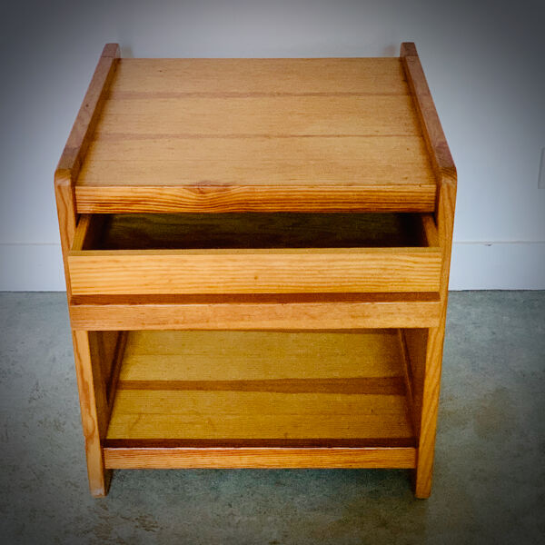Table de chevet avec tiroir en pin blond massif vernis 1970