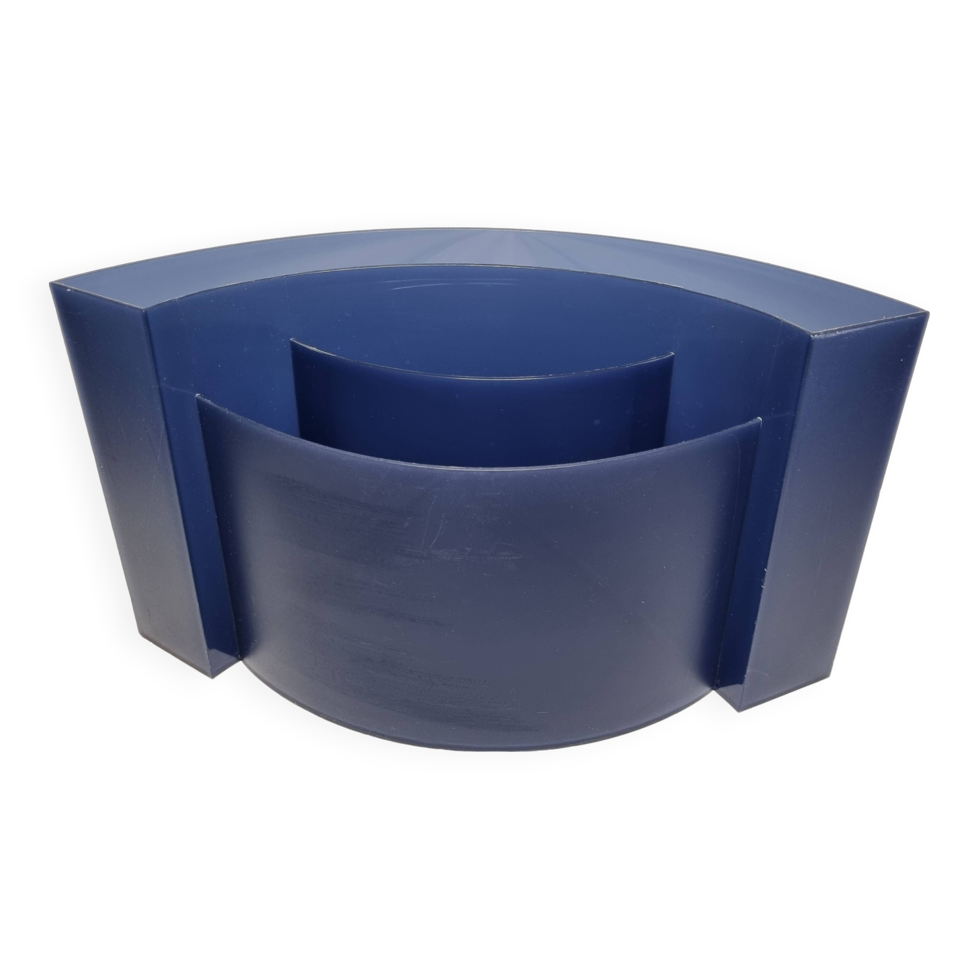 "Wave" magazine rack, design by Maier-Aichen for Authentics, Made in Italy, 90s