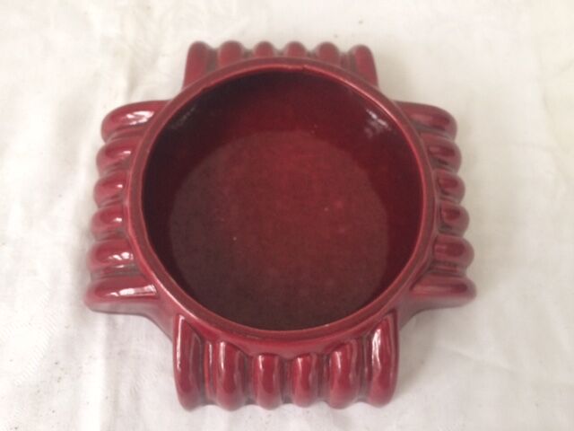 Ashtray red enamelled ceramics in geometric design and the 1950s vintage