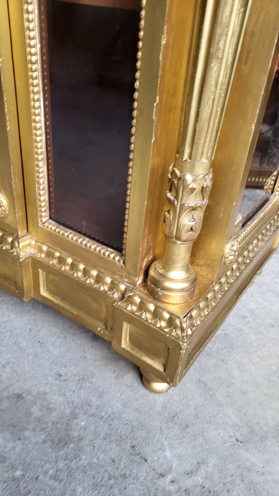 Louis xvi display cabinet in gilded wood