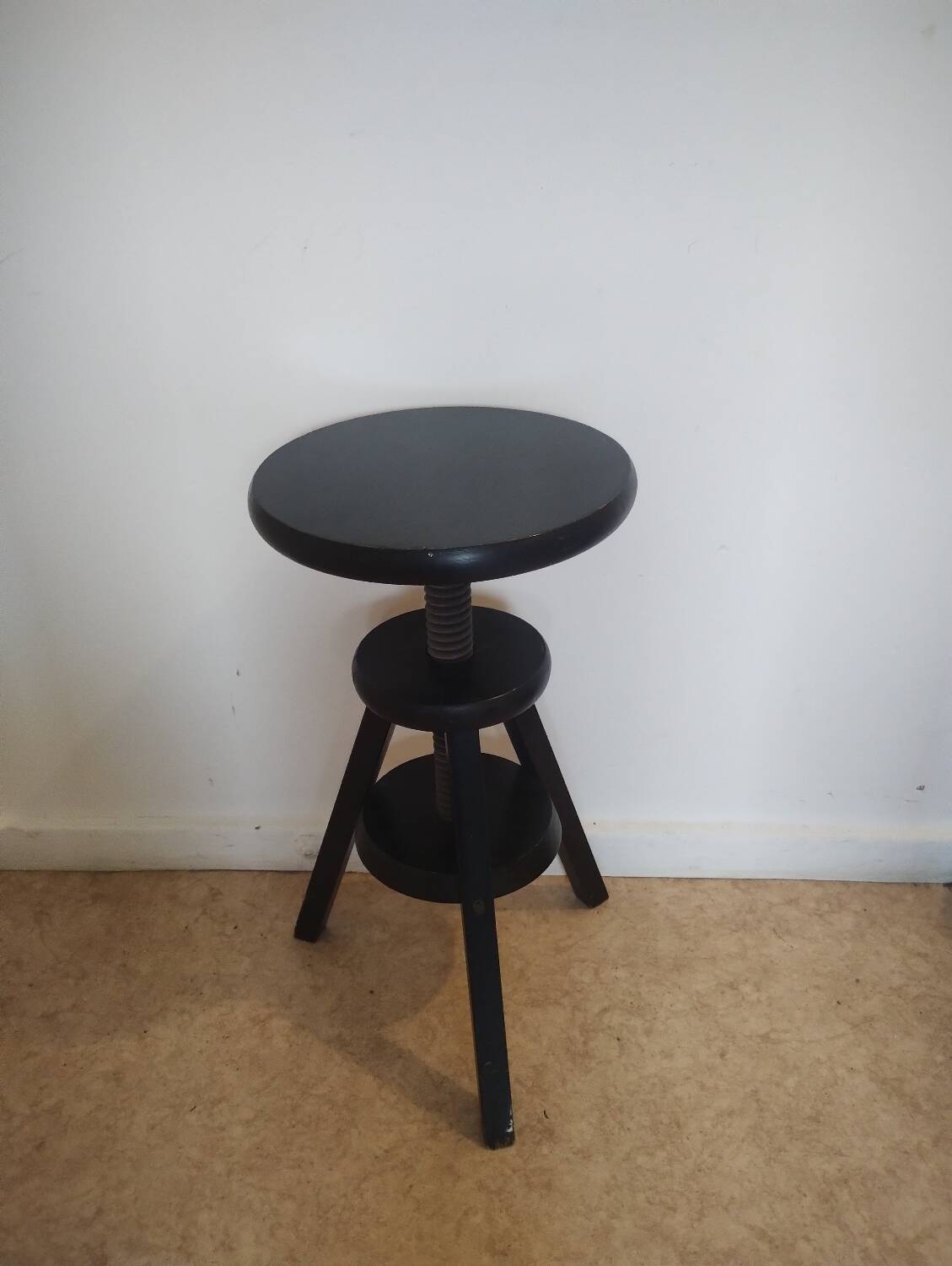 Wooden screw stool