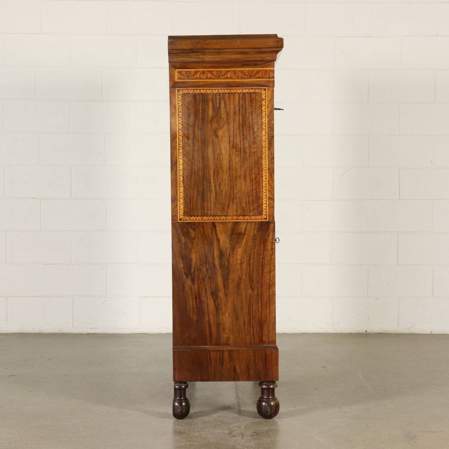 Empire secretary Bottega Maggiolini in walnut, Italy, 19th century