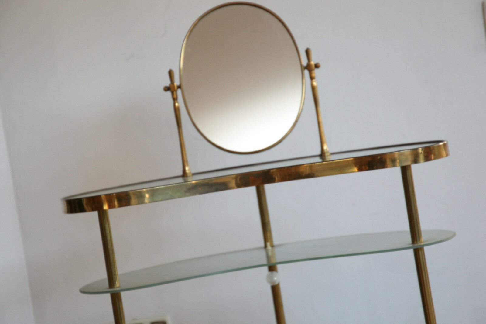 Modernist hairdresser in gold metal, brass and glass, 1960s