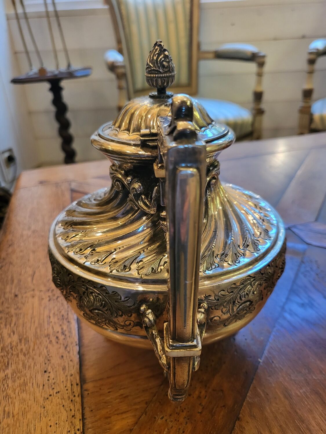 Teapot and its sugar bowl