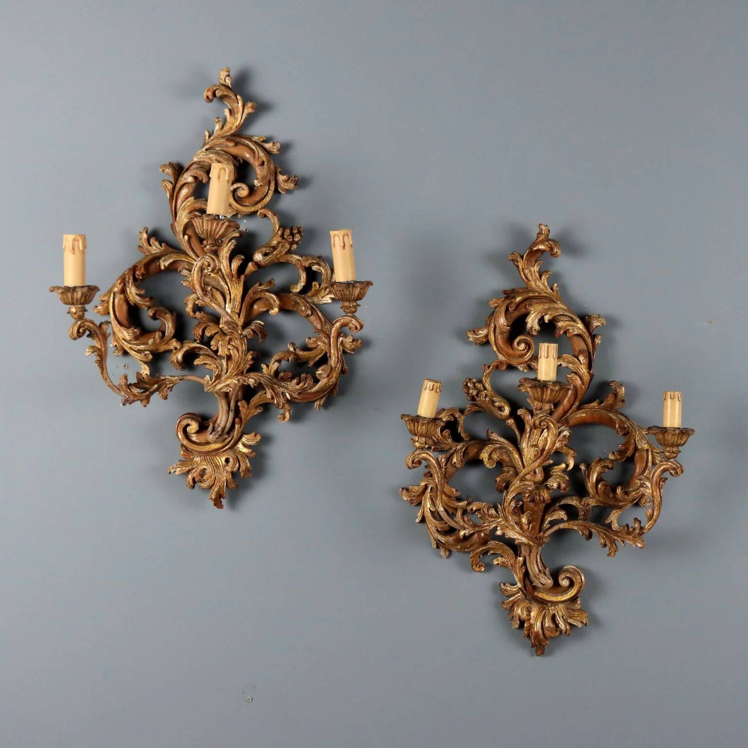 Antique wall sconces in lacquered and gilded wood, Italy, 20th century
