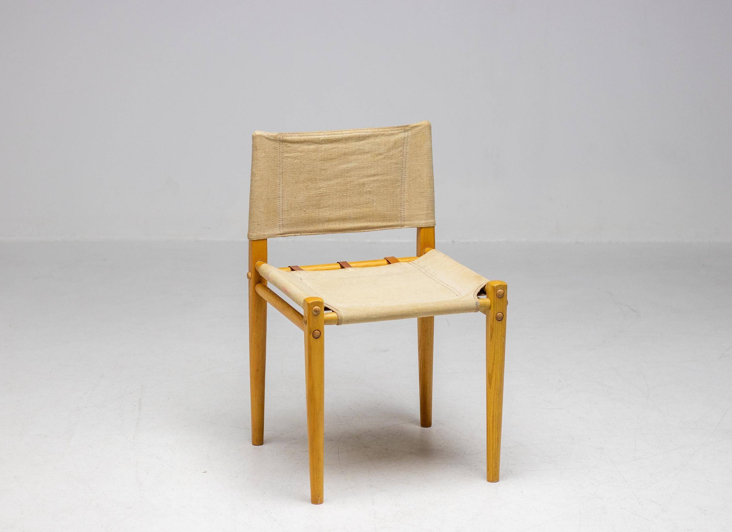 Occasional chair in ash and canvas Zanotta - Italian Mid-Century Modern, Functional Vintage