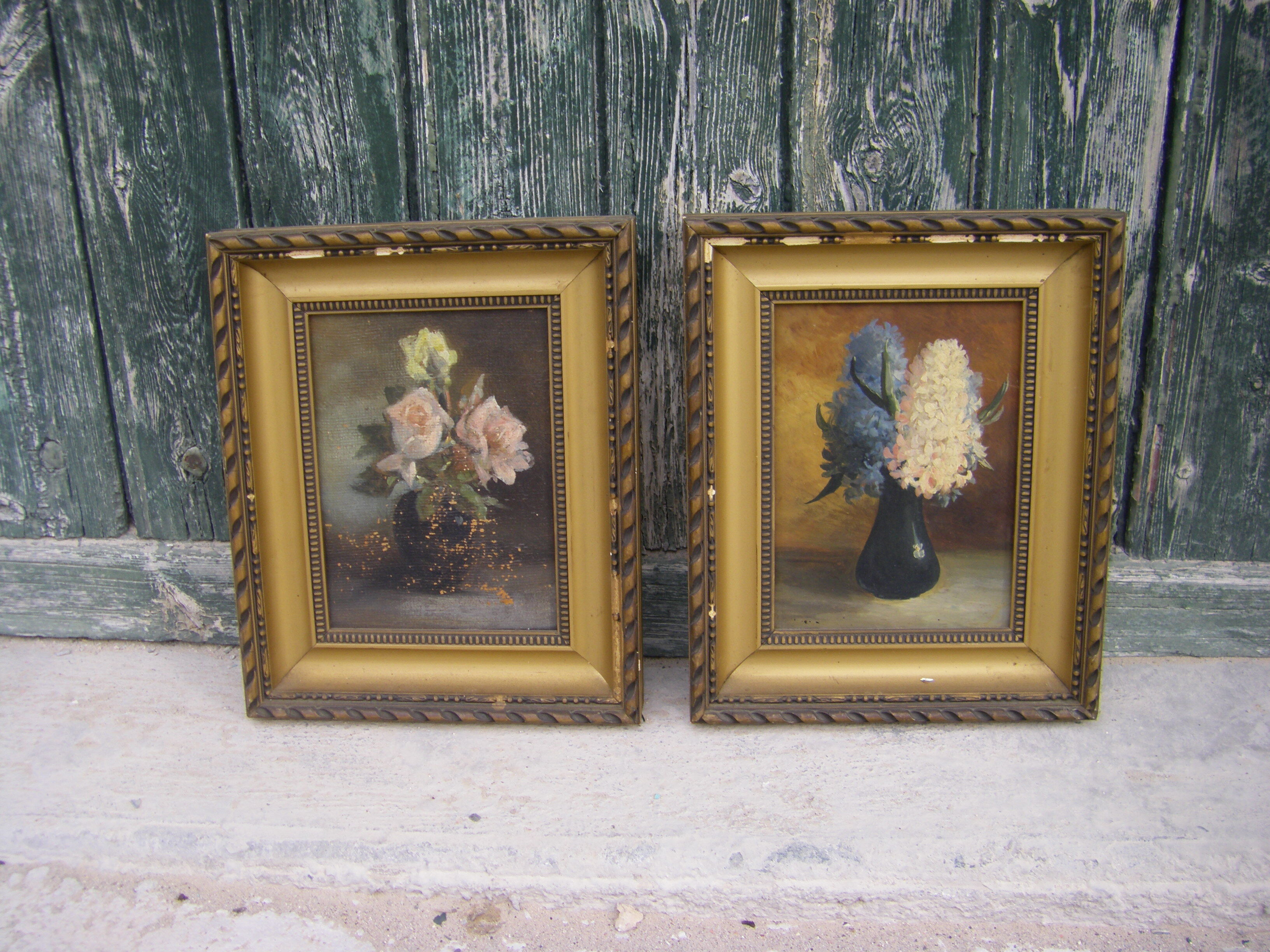 Paire de peintures de fleurs