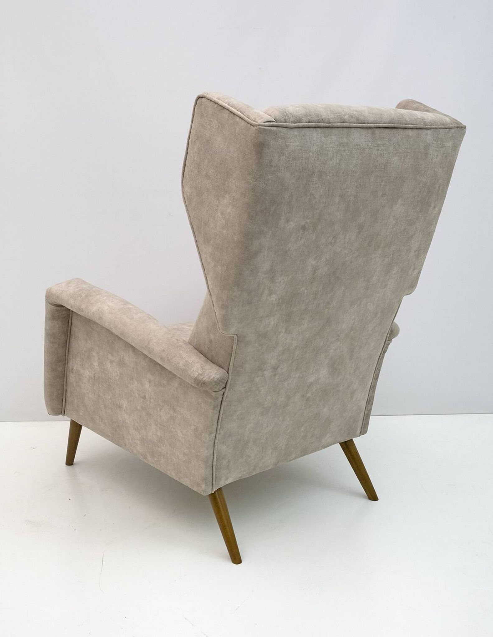 Pair of Gio Ponti Mid-Century Modern Italian Velvet "Alata" Lounge Chairs