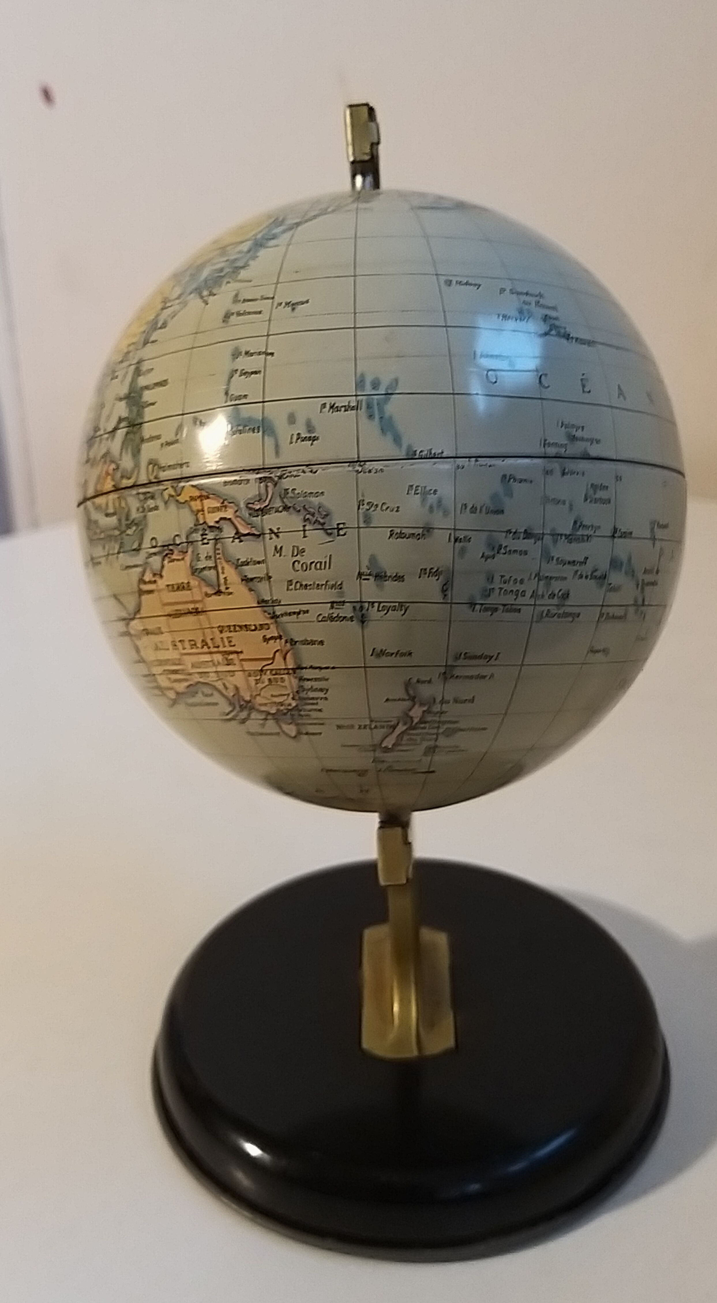 World map "Chad Valley" made in England 1950/60