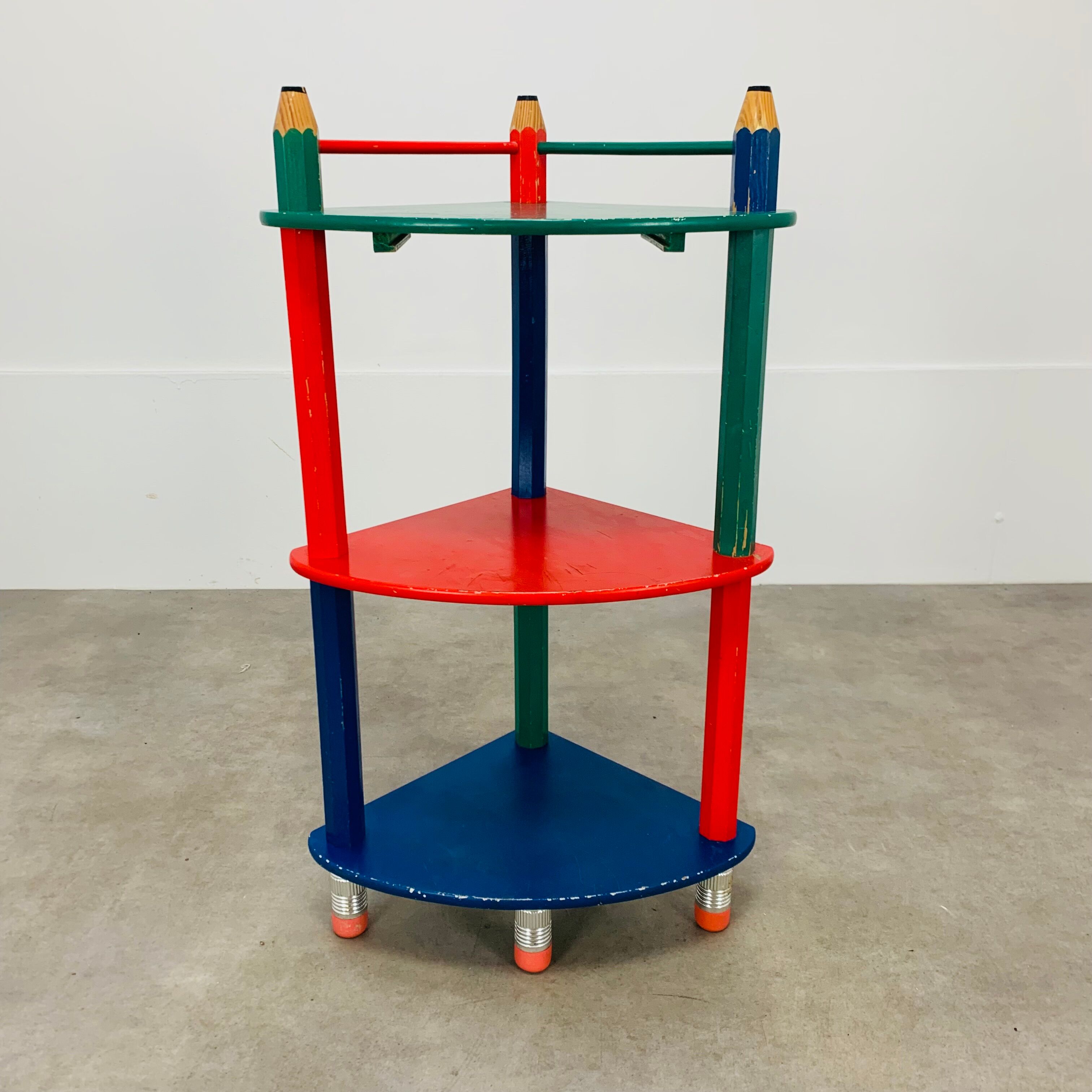 Corner shelf pencils Pierre Sala for children