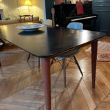 Kann Design dining table