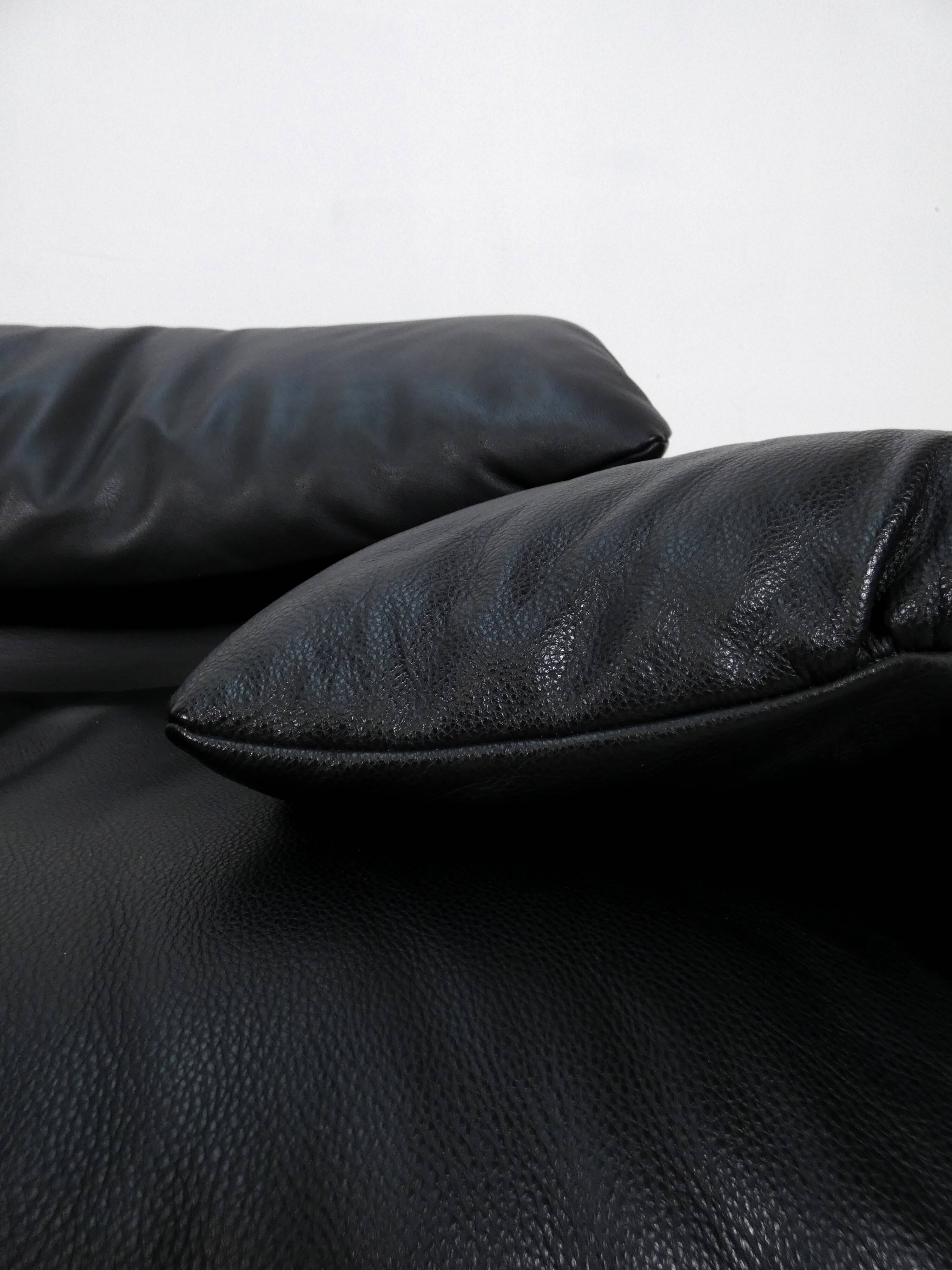 Cassina Maralunga 2,5 seater - black leather
