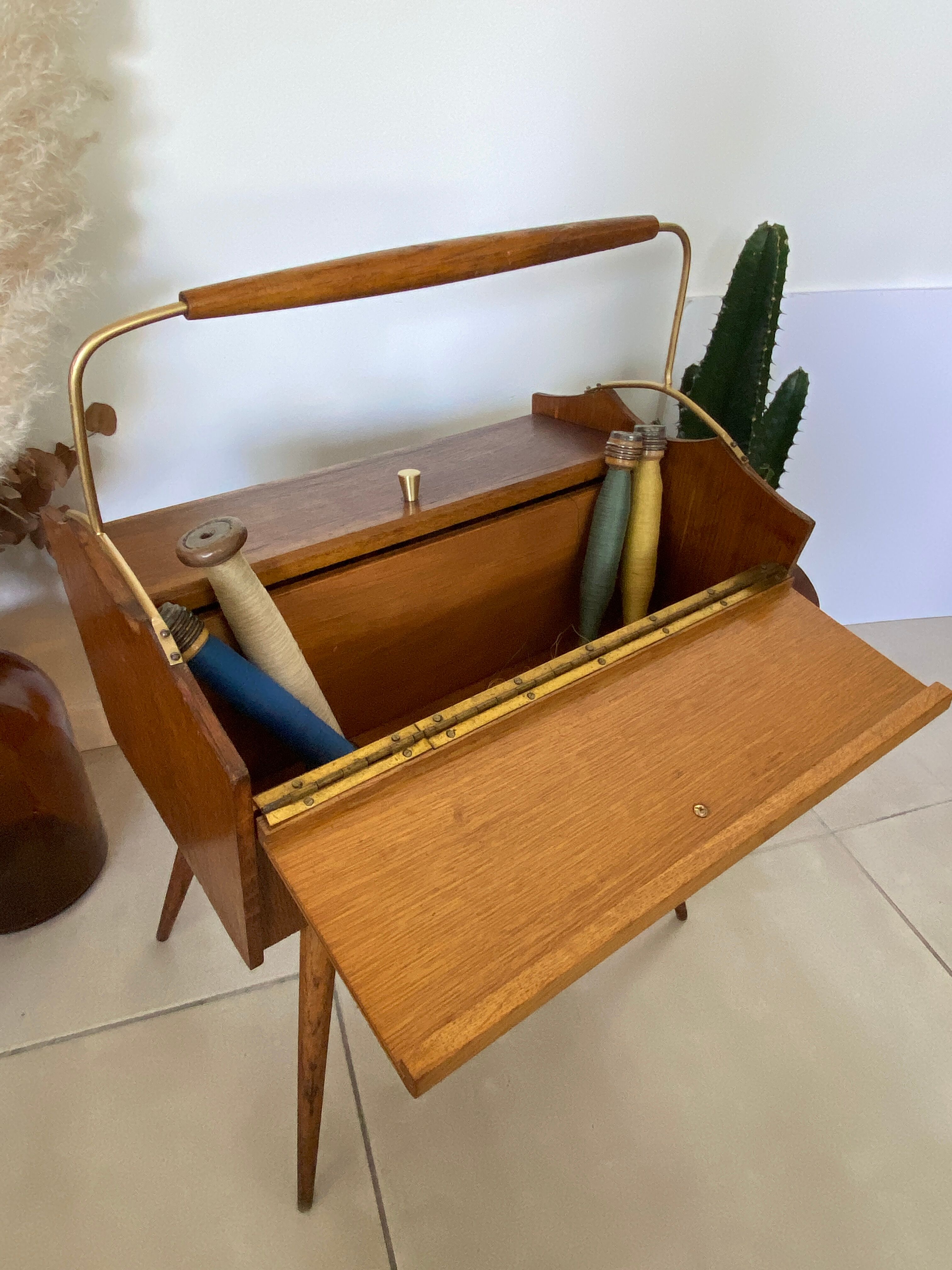 Vintage worker compass feet