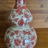 Chinese vase in gourd shape with Double Happiness motif.