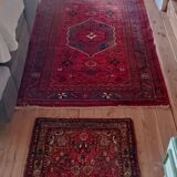 Tapis iranien vintage des années 1950. Travail artisanal, fait main.