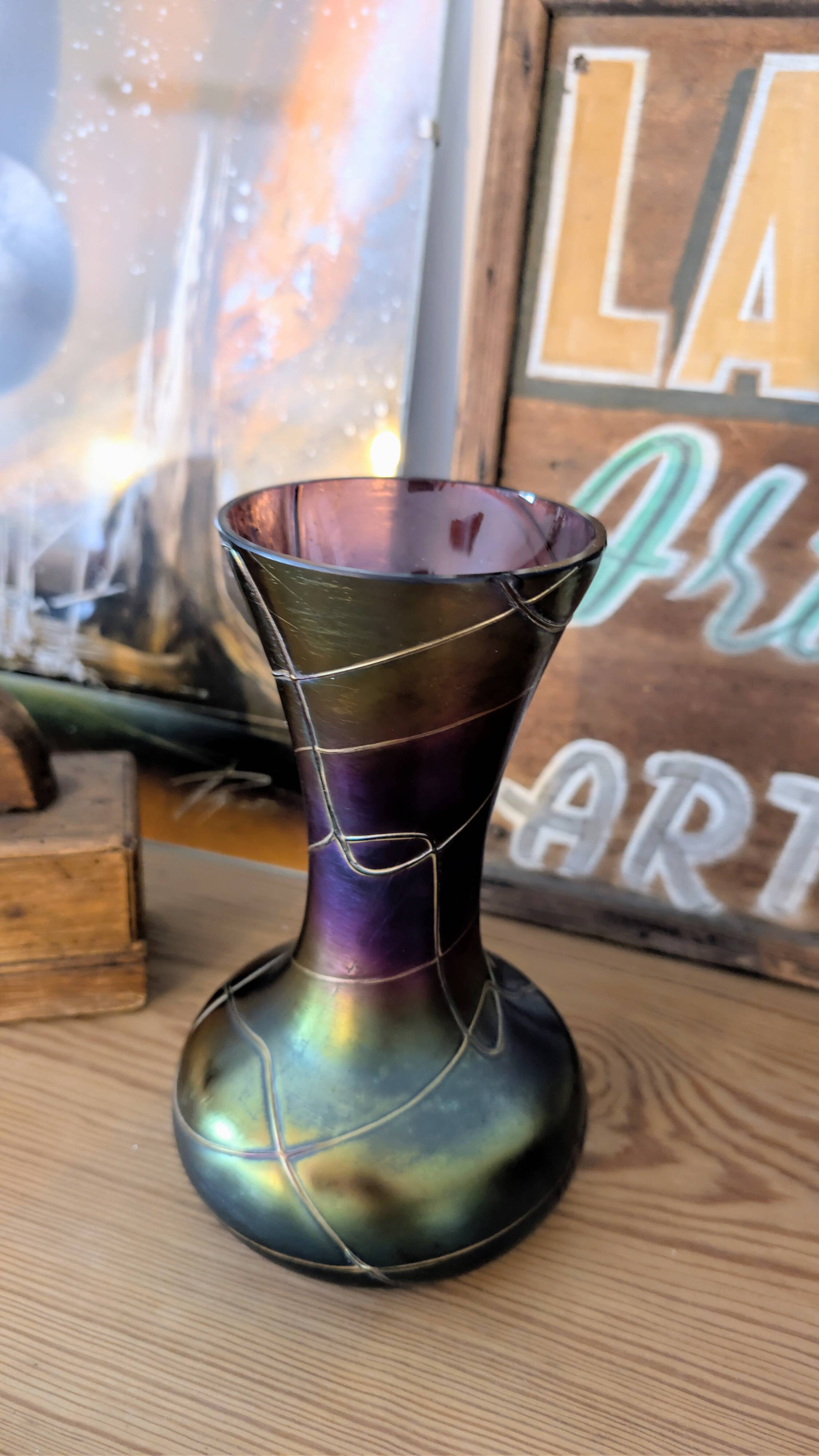 Iridescent Art Nouveau vase with multicoloured reflections attributed to Loetz.