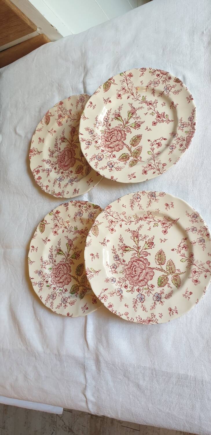 4 Assiettes anglaises by Johnson Bros