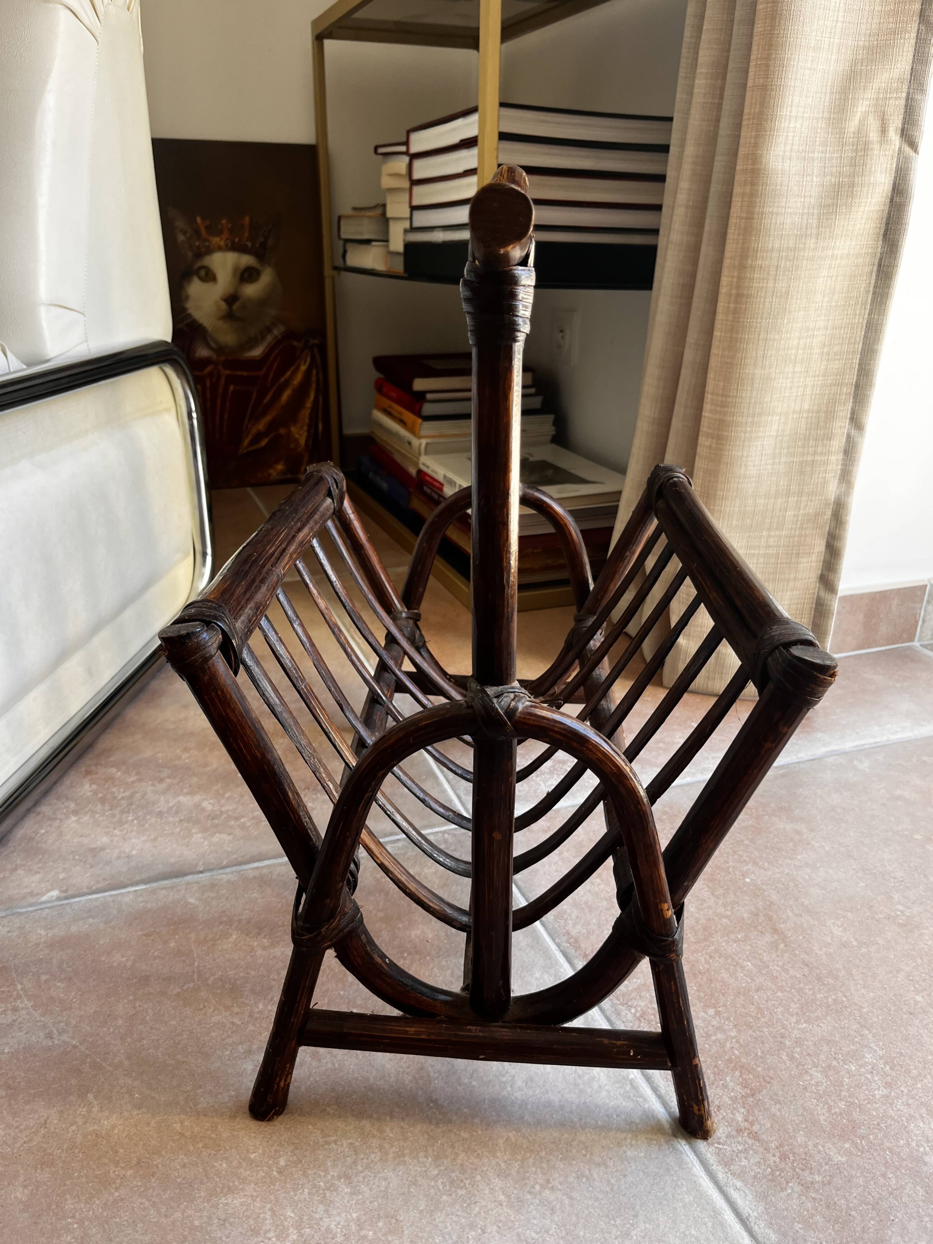 Porte revues en rotin