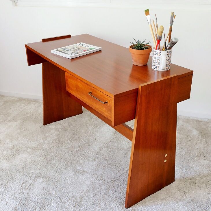 Minimalist desk 70s / 80s