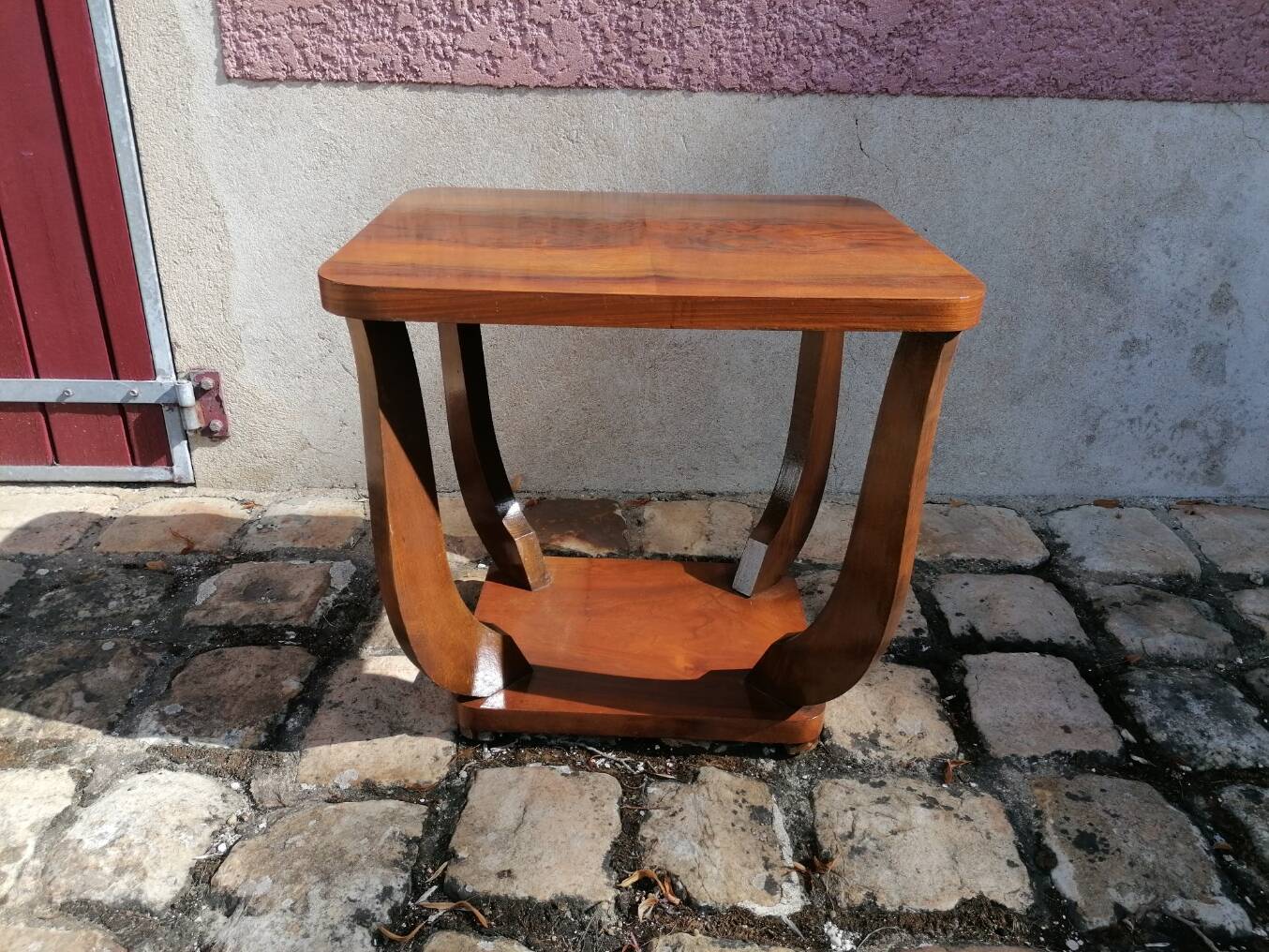 Art Deco style veneer wood coffee/side table.