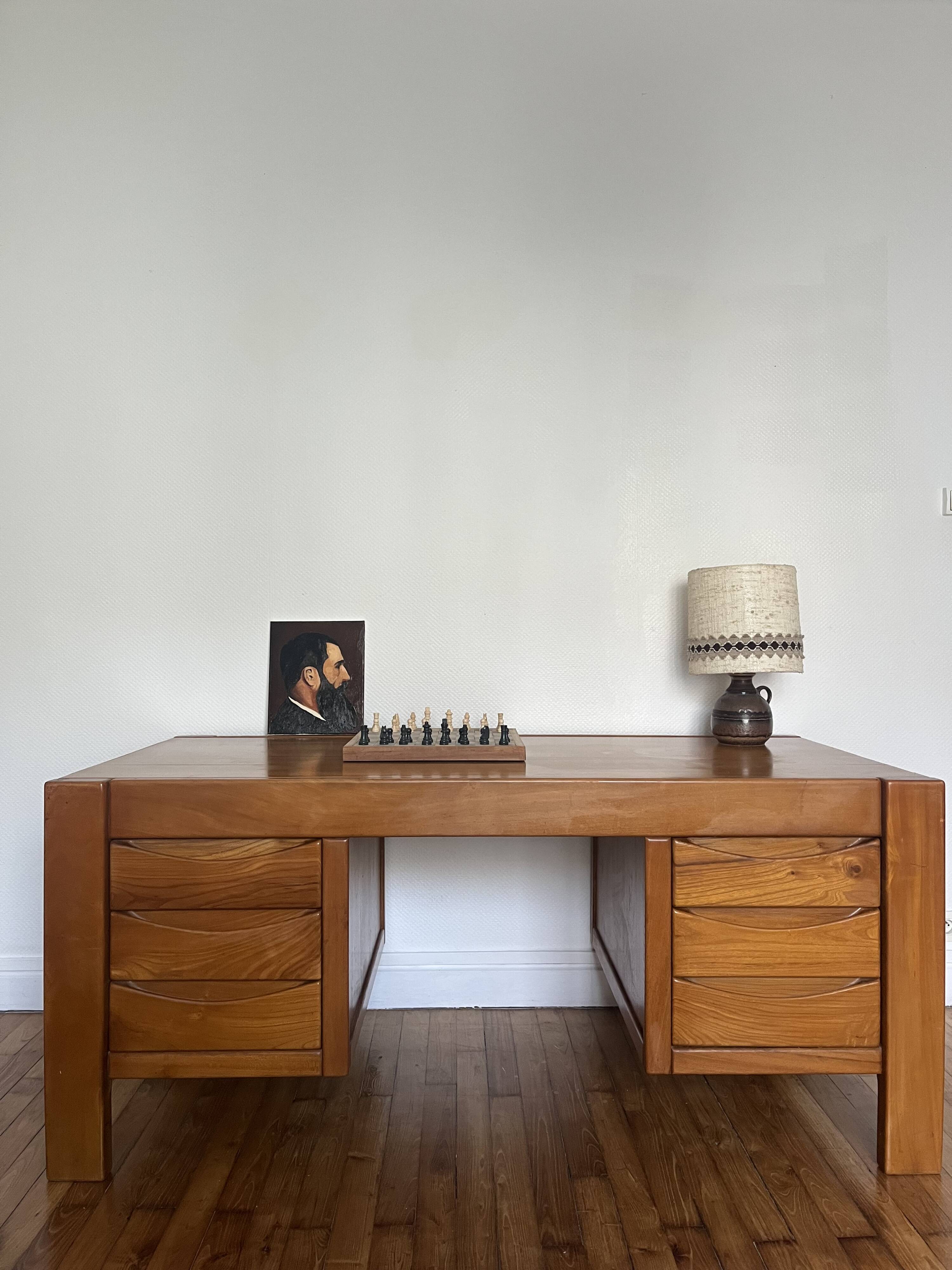 Bureau en orme de la Maison Regain