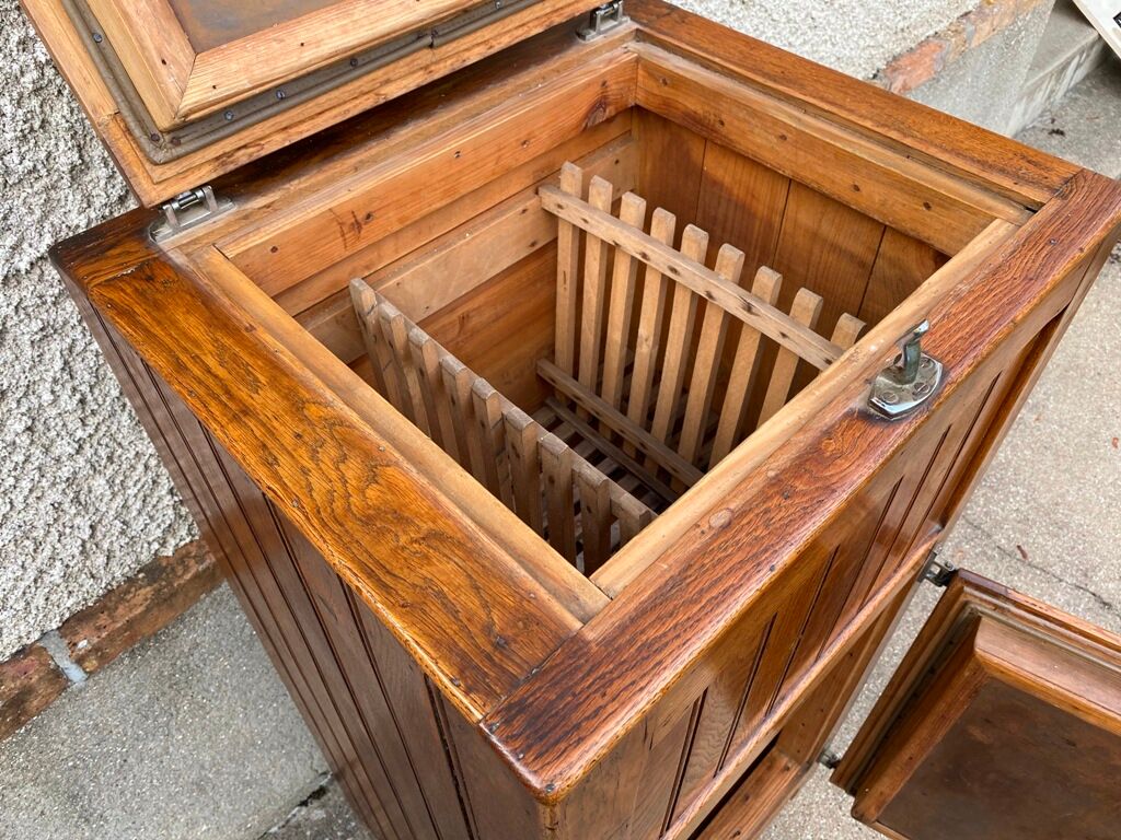 Frigo craft furniture wood oak bar ice cream from the 1930s