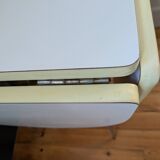 Vintage daisy table