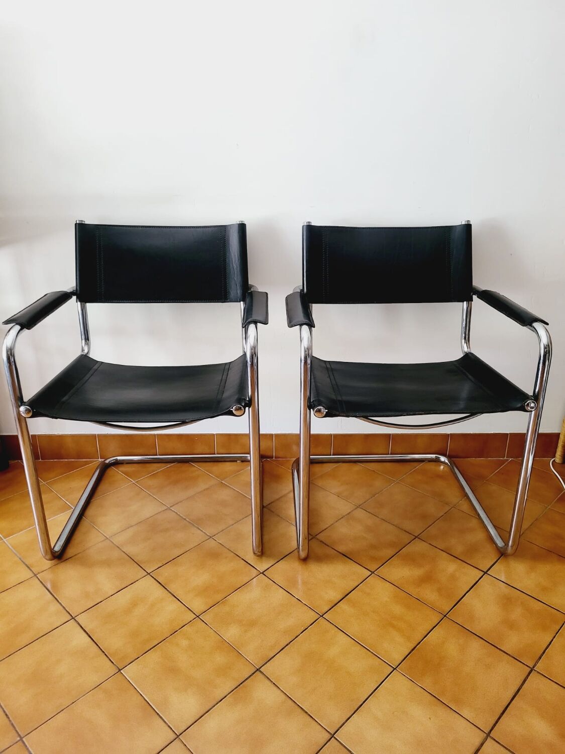 Pair of armchairs Mateo Grassi