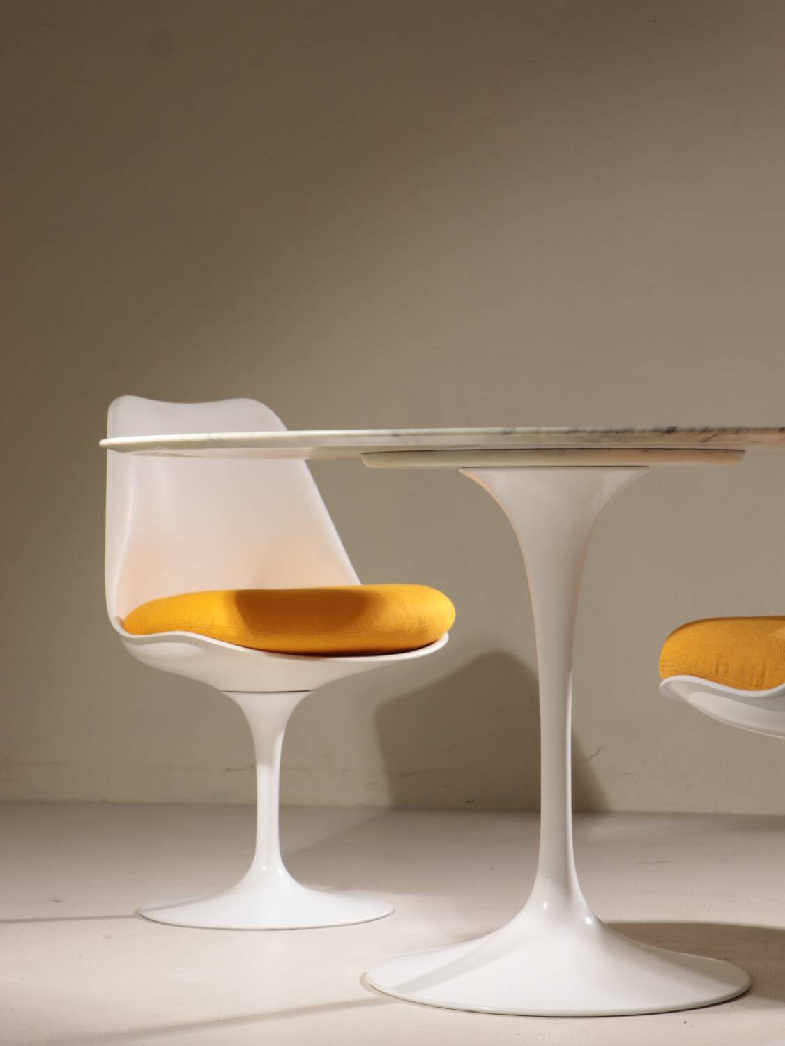 Saarinen Knoll Dining Room Set