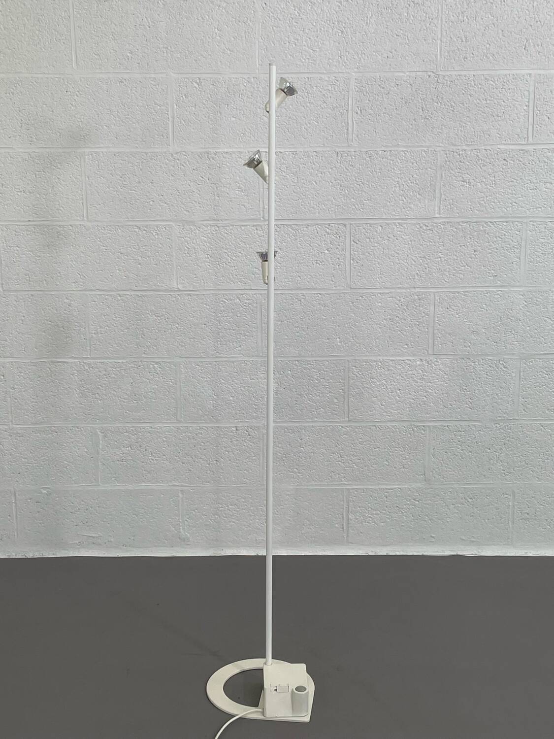 Vintage floor lamp with lamp dimmer