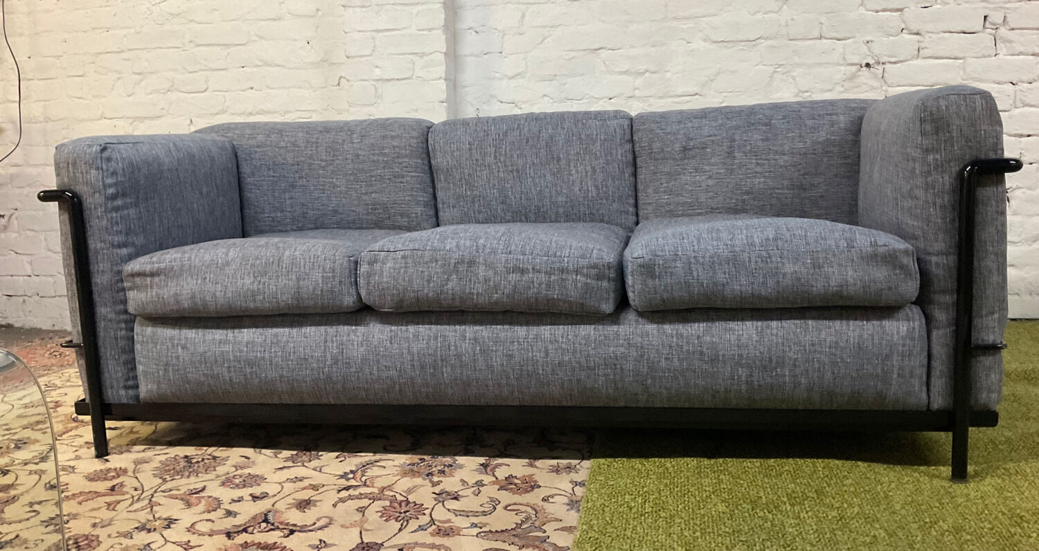 LC2 Le Corbusier sofa