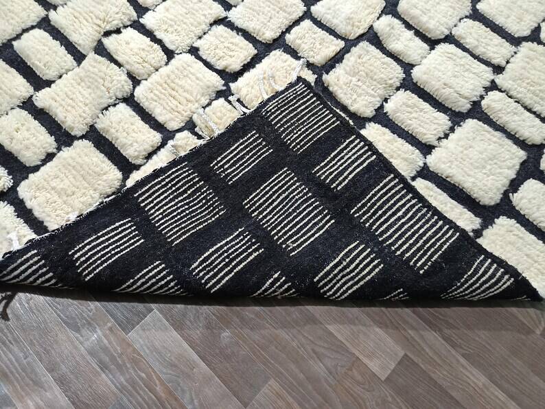 Moroccan Berber rug white-black 200cmx300cm
