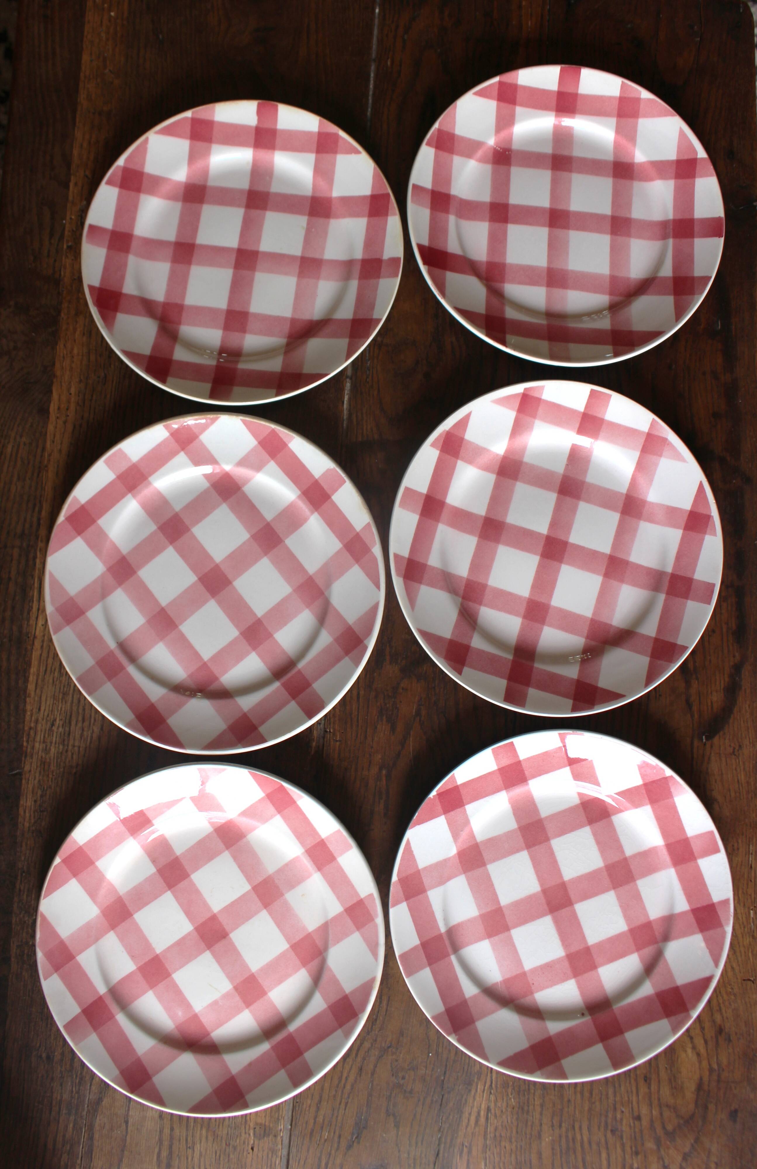 A set of 6 flat plates Nappe Rose Moulin des Loups