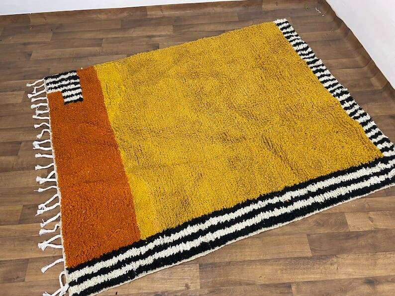 Traditional coloured Beni Ourain Berber rug, size 140 x 260 cm.