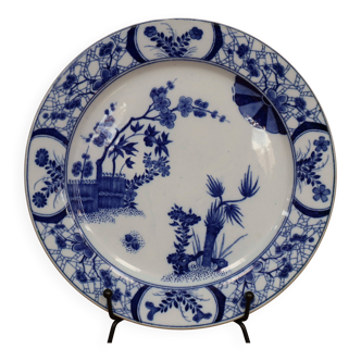 Assiette plate Creil et Montereau en faïence bleue "Japon" vers 1895