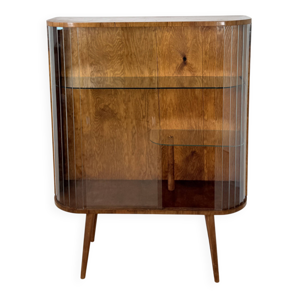 Vitrine vintage avec lattes en verre – Placage de noyer chaud et style Art Déco