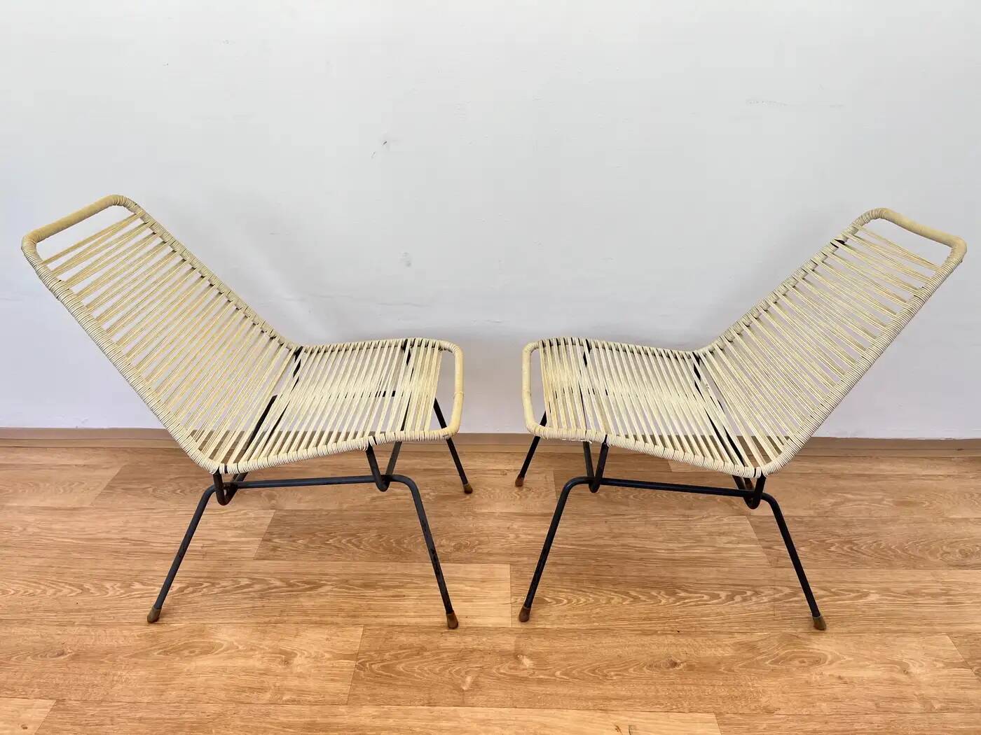 Paire de chaises d'appoint Spaghetti, design des années 1970 - Tchécoslovaquie