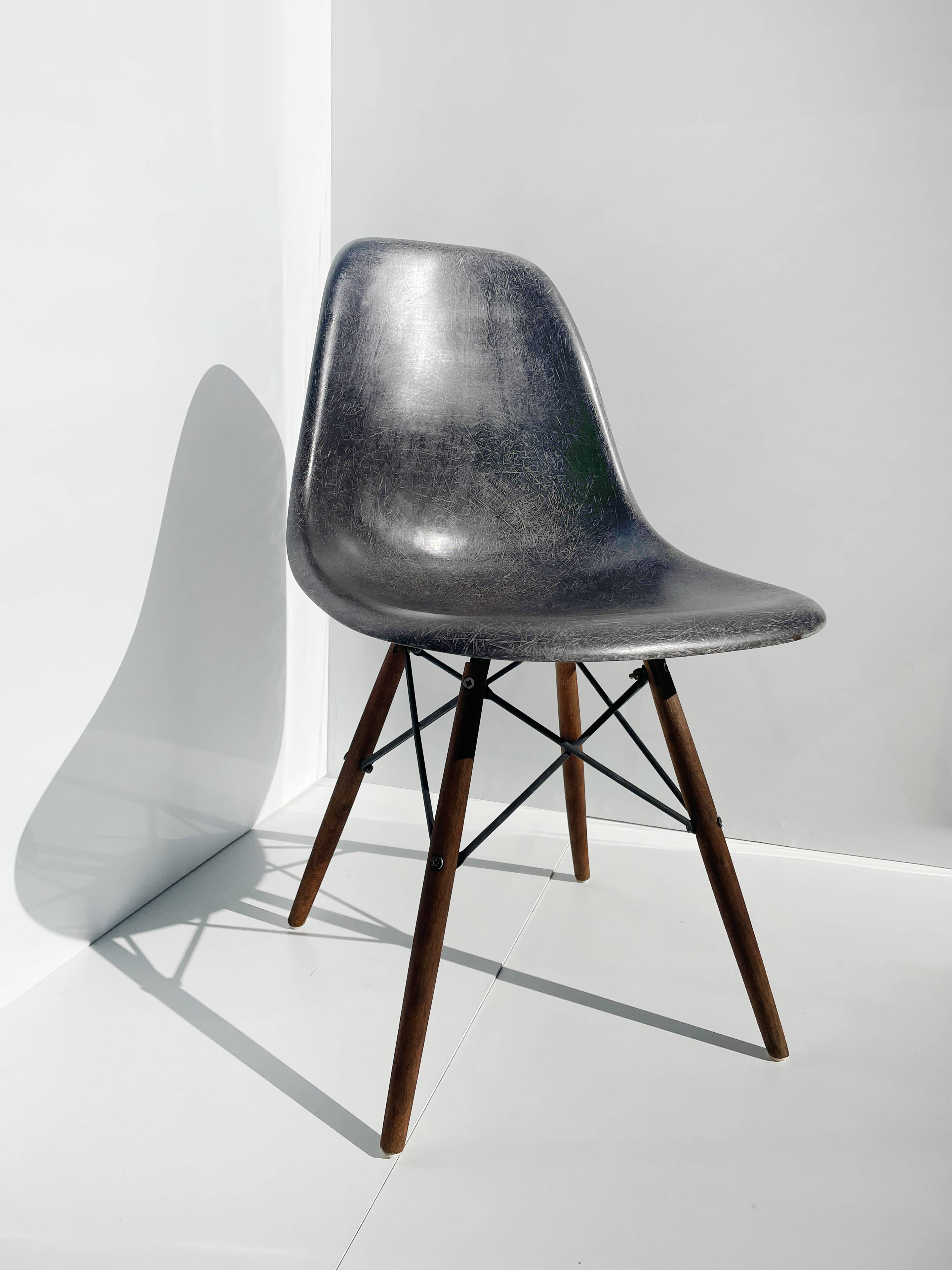 DSW CHAIR - RAY & CHARLES EAMES - HERMAN MILLER