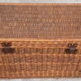 Wicker trunk