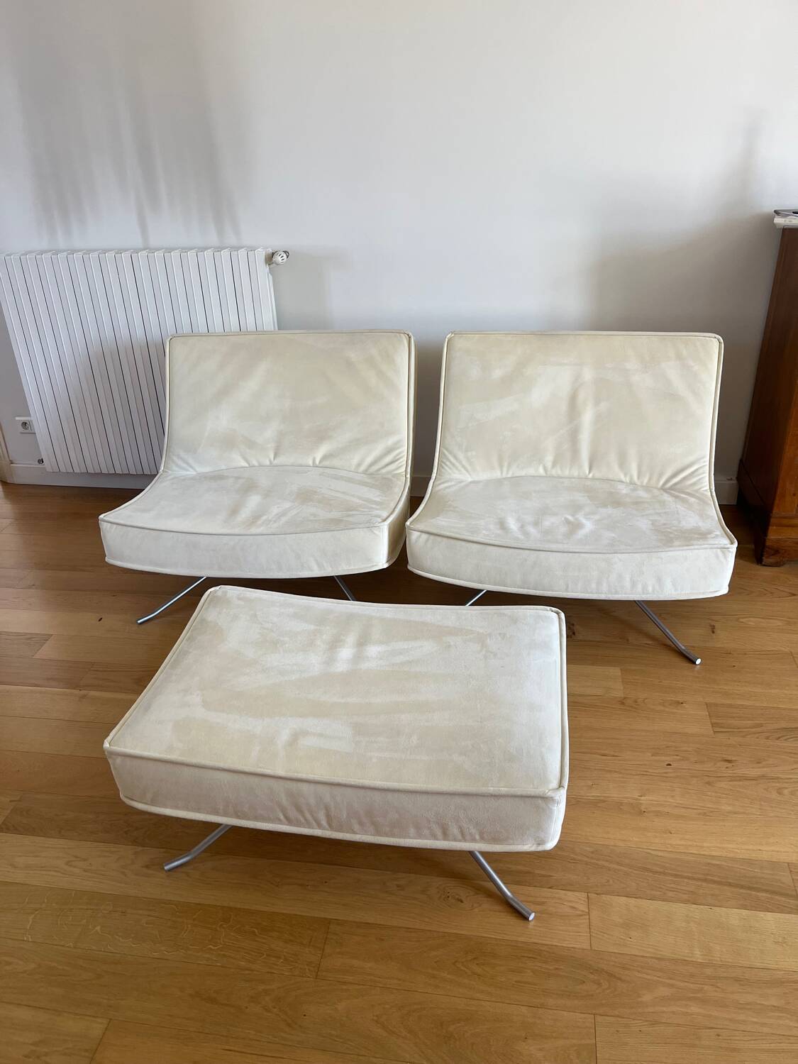 2 POP armchairs with Ligne Roset pouf